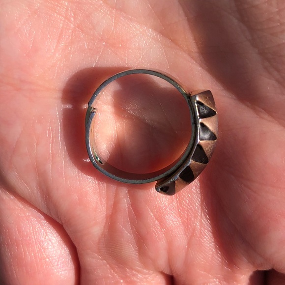 Gold + black triangular patterned modern ring - Picture 7 of 8